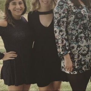 Keyhole dress with flare sleeves